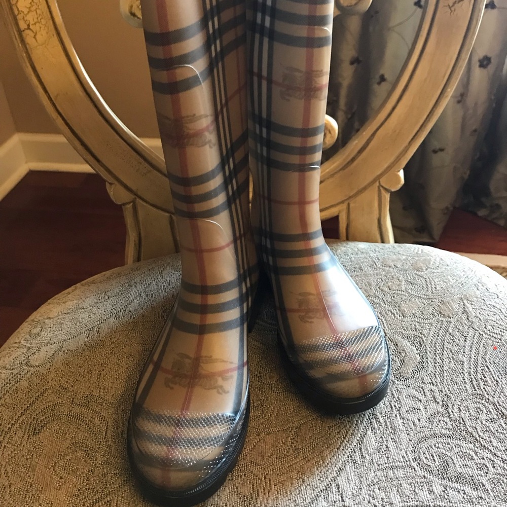 Rain boots By Burberry
